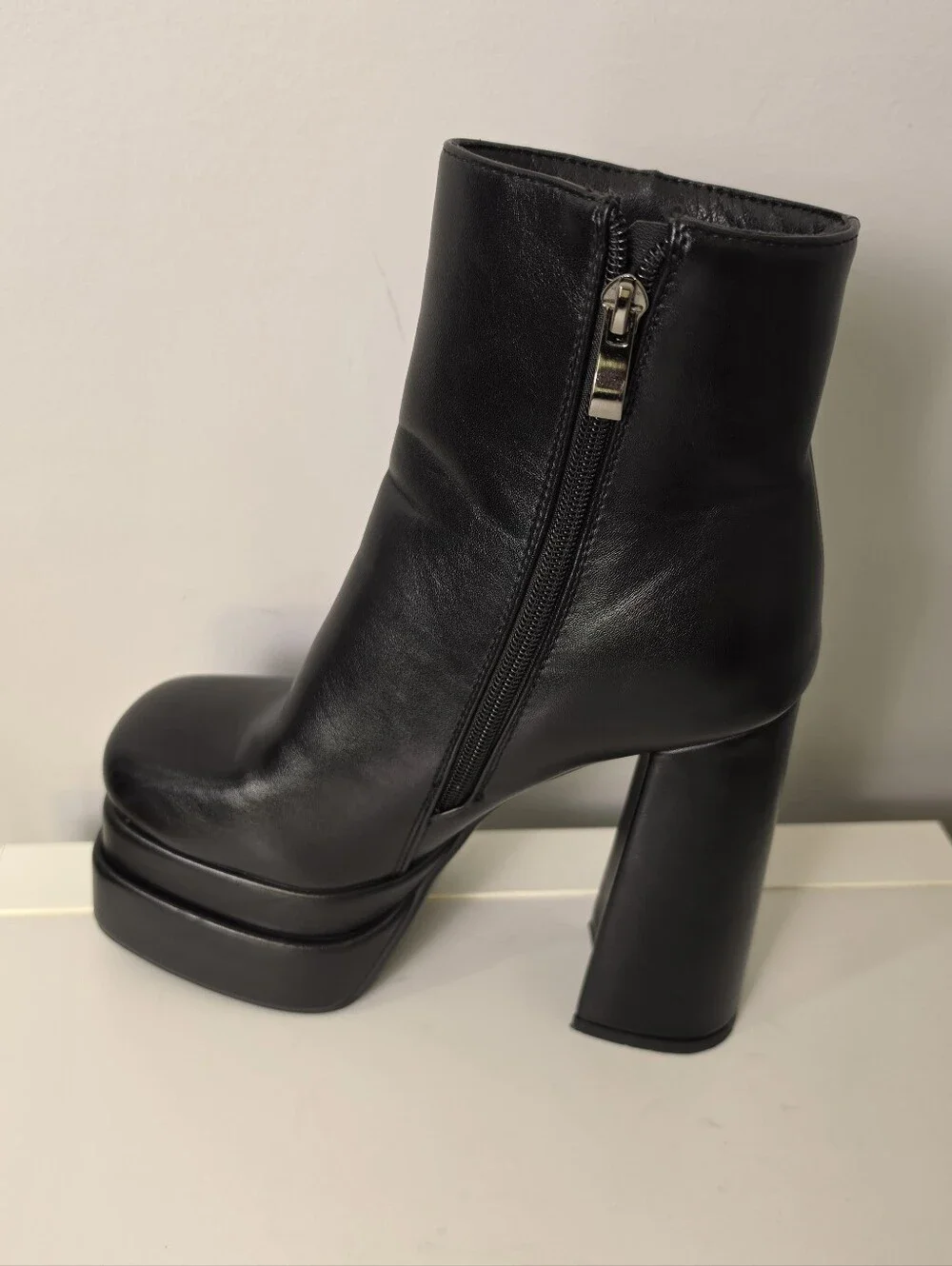 Wetkiss Women's Platform Boots Size 7 Black